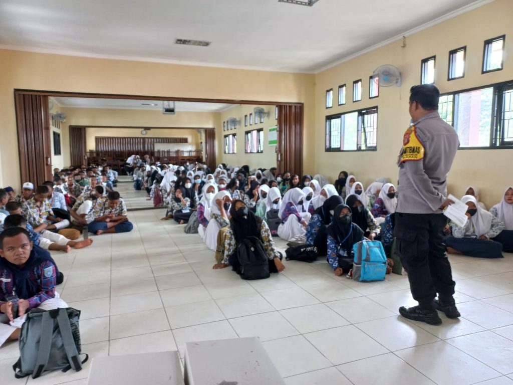 Polsek Palaran Berikan Penyuluhan Tentang Kamtibmas Kepada Siswa SMK 19 WhatsApp Image 2022 07 13 at 14.44.28