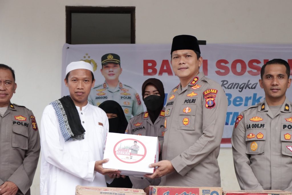 Kegiatan Bakti Sosial Rutin, Kapolres Kutim Bersilaturahmi Ke Tahfidzul Qur’an Darunnashr WhatsApp Image 2022 07 15 at 13.38.21