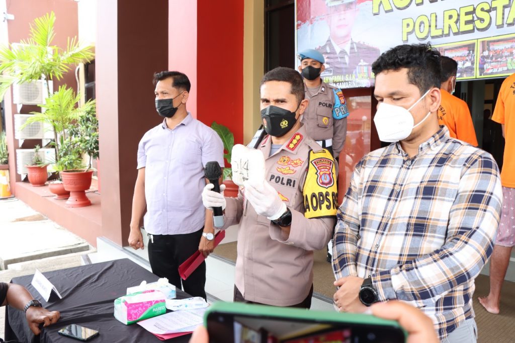 Polresta Samarinda Berhasil Ungkap Kasus Penyalahgunaan Narkotika Jaringan Internasional WhatsApp Image 2022 07 15 at 15.45.43