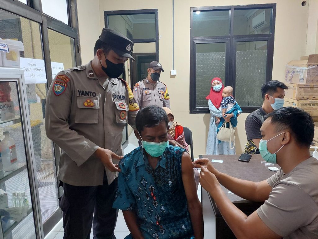 Akselerasikan Vaksinasi, Polsek Palaran Gelar Program Cetar Masyarakat Untuk Penuhi Target WhatsApp Image 2022 07 19 at 13.07.08