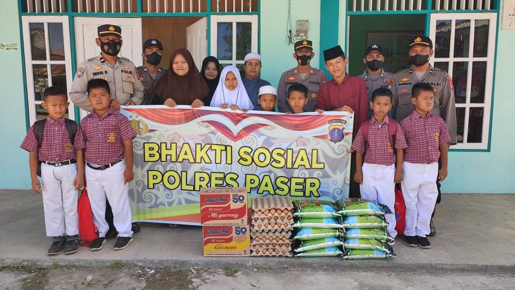 Peduli Sesama, Sat Binmas Polres Paser Gelar Bakti Sosial di Panti Asuhan Al-Muhtadin WhatsApp Image 2022 07 22 at 07.59.02