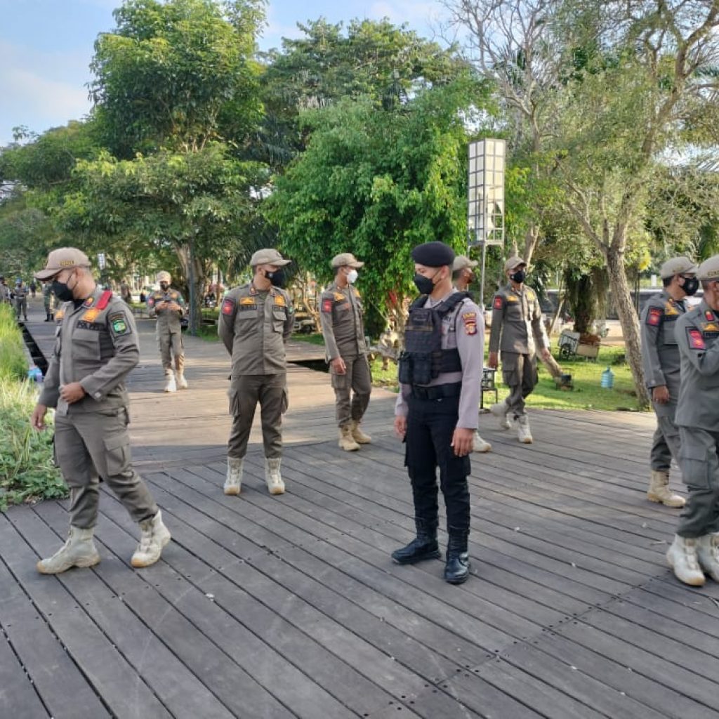 Personel Jajaran Polres Kukar Laksanakan Operasi Yustisi Penerapan Protokol Kesehatan WhatsApp Image 2022 07 23 at 08.22.13