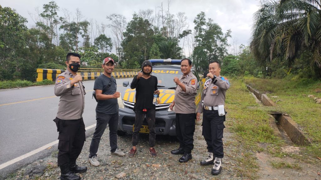 Meresahkan Masyarakat, ODGJ Di Kawasan Bukit Soeharto Tahura Diamankan Polsek Loa Janan WhatsApp Image 2022 07 31 at 06.32.46