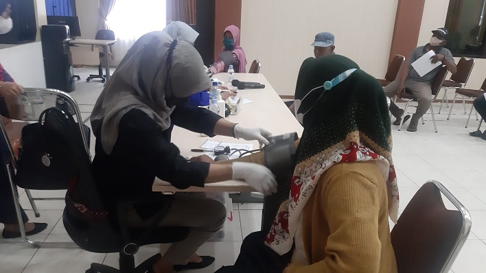 Tingkatkan Capian Vaksinasi Polres Bontang Gelar Vakinasi Booster di Kel. Loktuan WhatsApp Image 2022 08 02 at 18.04.41