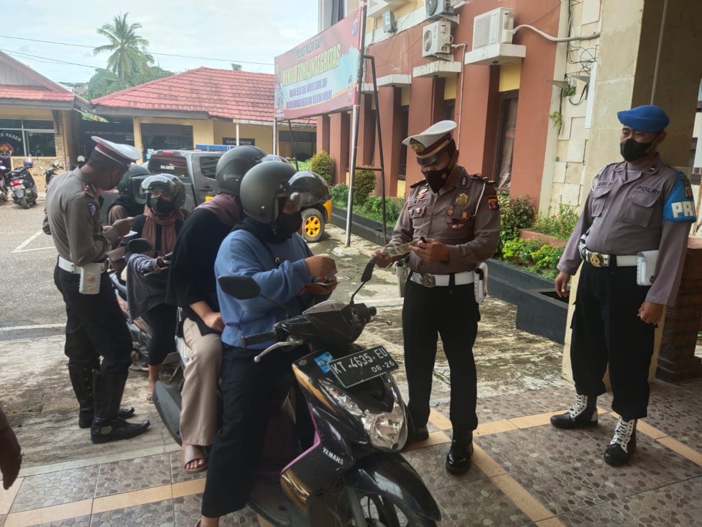 Gelar Riksa Ranmor, Satlantas Polres Paser Tindak 38 Pelanggar Lalu Lintas WhatsApp Image 2022 08 03 at 09.44.30