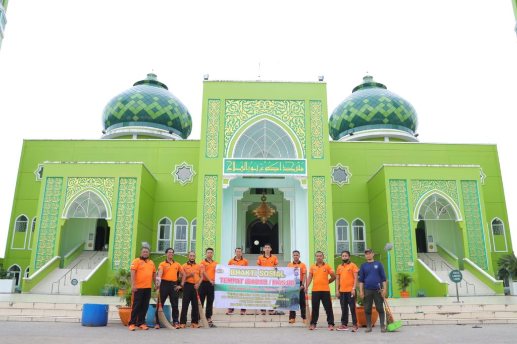 Polres Paser Gelar Kerja Bakti Dalam Rangka Peringati Tahun Baru Islam 1 Muharram 1444 H WhatsApp Image 2022 08 05 at 08.26.00