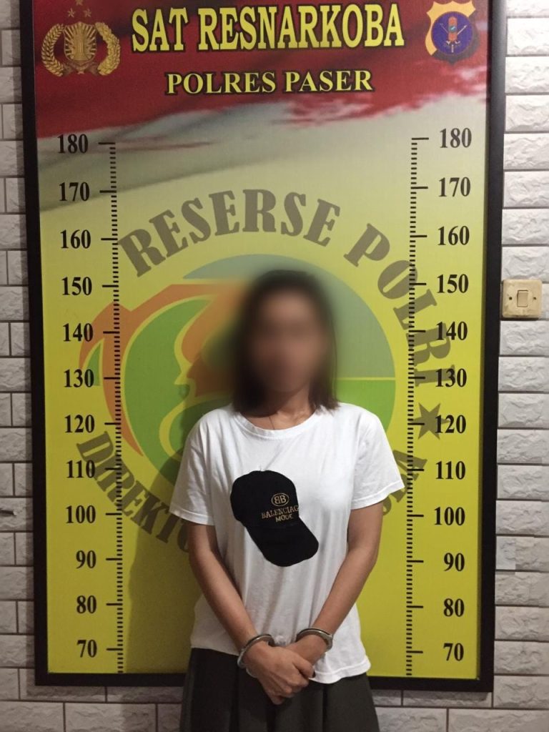 Satresnarkoba Polres Paser Berhasil Amankan Seorang Wanita Pemilik Narkotika Jenis Sabu WhatsApp Image 2022 08 10 at 20.29.52