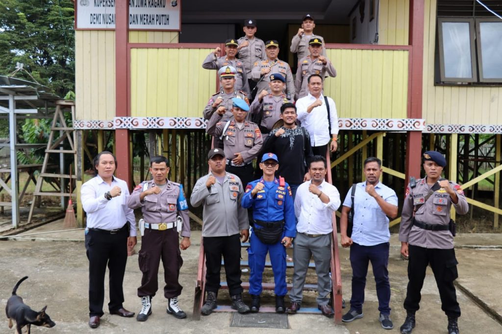 Kapolres Kubar Kunjungi Polsek-Polsek Jajaran Kabupaten Mahakam Hulu WhatsApp Image 2022 08 17 at 08.56.04