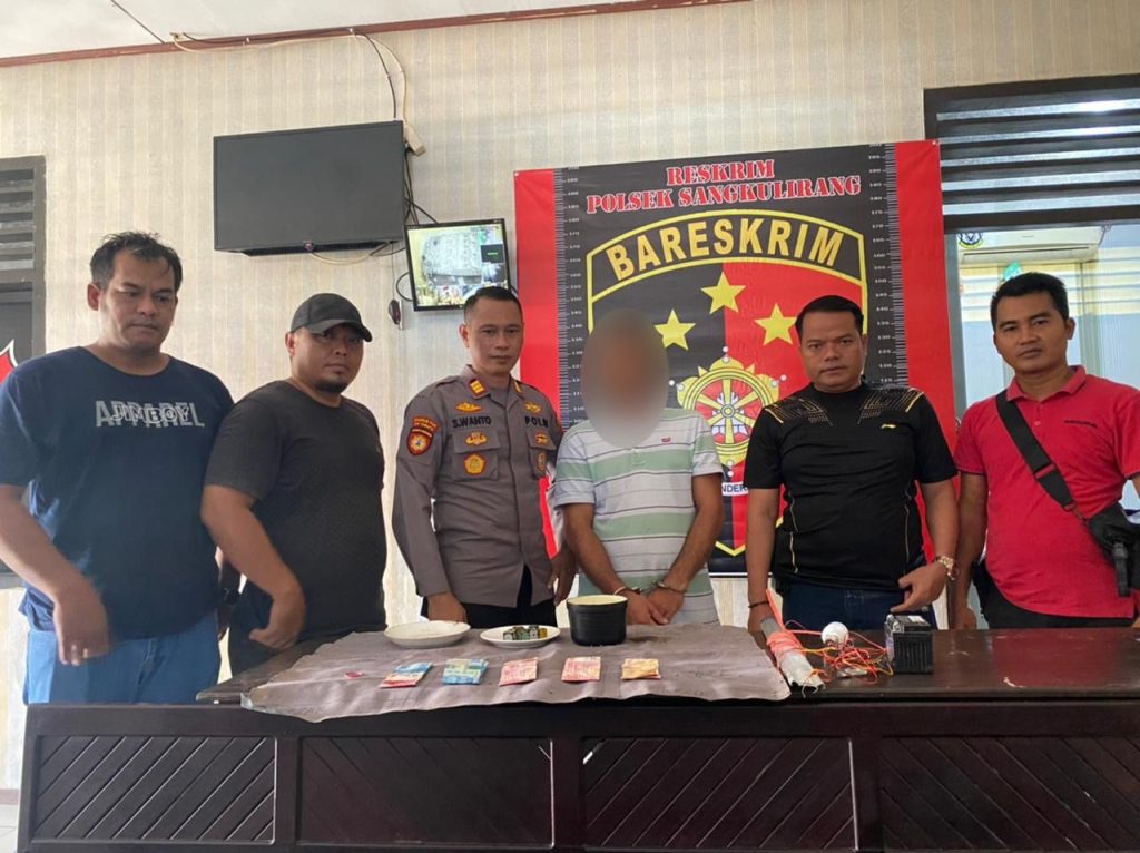 Operasi Pekat, Polsek Sangkulirang Amankan Seorang Bandar Perjudian Jenis Bola Guling WhatsApp Image 2022 08 21 at 20.06.42