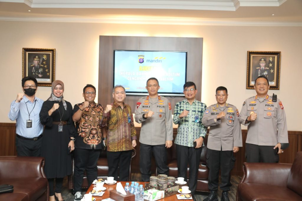 Kapolda Kaltim Terima Audiensi dari Kepala Bank Mandiri Kalimantan Timur WhatsApp Image 2022 08 23 at 11.16.04