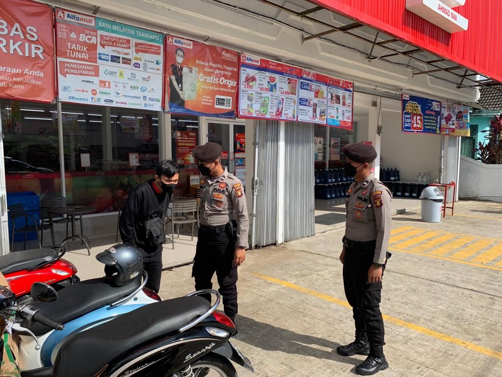 Berikan Rasa Aman kepada Masyarakat, Polres Kukar Laksanakan Patroli Dialogis WhatsApp Image 2022 08 27 at 07.56.24