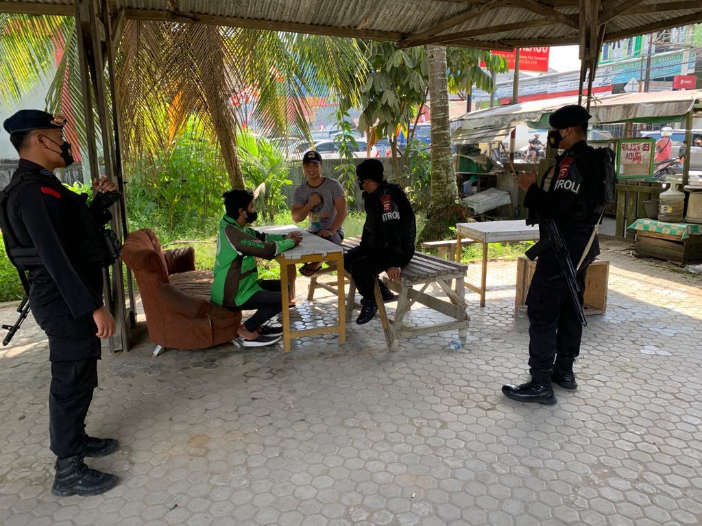 Wujudkan Sinergitas dengan Warga Samarinda, Patroli Brimob Gencar Laksanakan Sambang Kamtibmas WhatsApp Image 2022 08 27 at 18.57.46