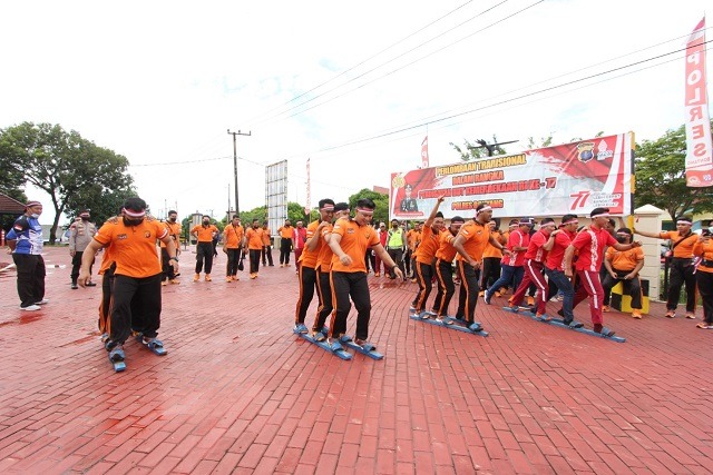 Meriahkan HUT Kemerdekaan RI Ke – 77 Polres Bontang Gelar Perlombaan Tradisional WhatsApp Image 2022 08 28 at 12.13.01