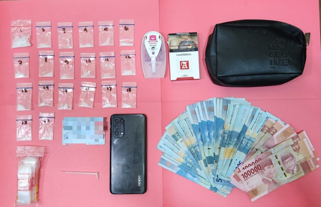 Ringkus Pelaku Penyalahgunaan Narkotika, Ditresnarkoba Polda Kaltim Amankan 12,77 Gram Sabu WhatsApp Image 2022 09 02 at 22.09.24