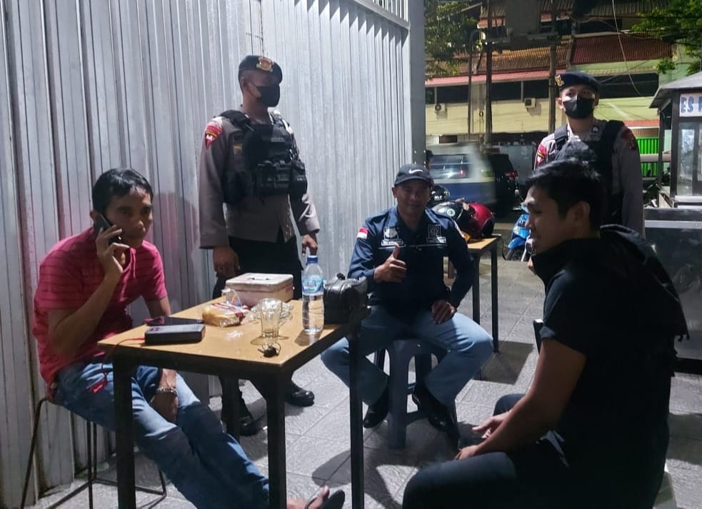 Patroli Sambang Dialogis, Brimob Kaltim Ingatkan Warga Jaga Keamanan Lingkungan WhatsApp Image 2022 09 03 at 14.43.56