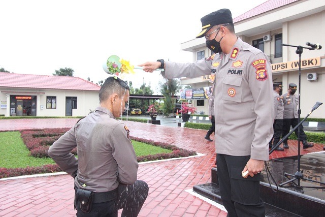 Polres Bontang Gelar Upacara Tradisi Penyambutan Bintara Remaja WhatsApp Image 2022 09 05 at 15.06.04