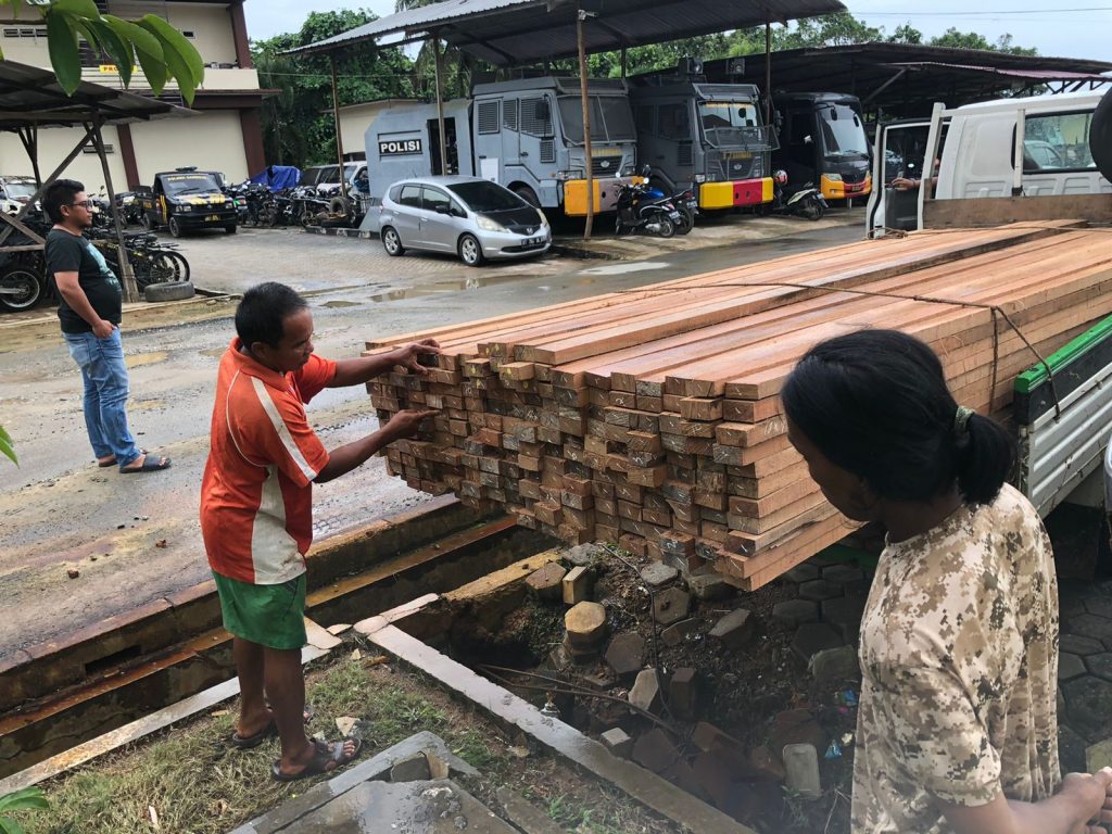 Sat Reskrim Polres Kukar Berhasil Ungkap Kasus Illegal Loging di Kelurahan Loa Tebu WhatsApp Image 2022 09 07 at 10.50.34