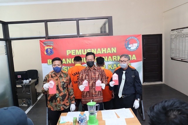 Polres Bontang Musnahkan Sabu Seberat 2,94 Gram WhatsApp Image 2022 09 17 at 07.27.22