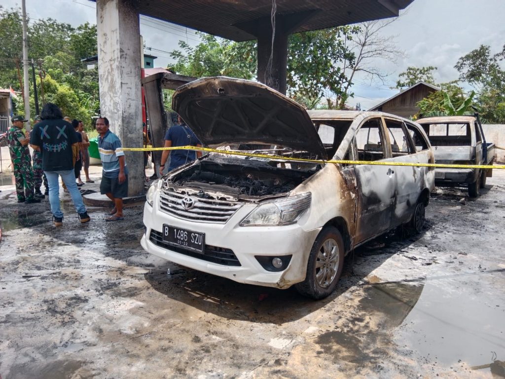 Kebakaran Mobil Di SPBU Muara Lawa Kubar Polisi Olah TKP WhatsApp Image 2022 09 26 at 16.00.01