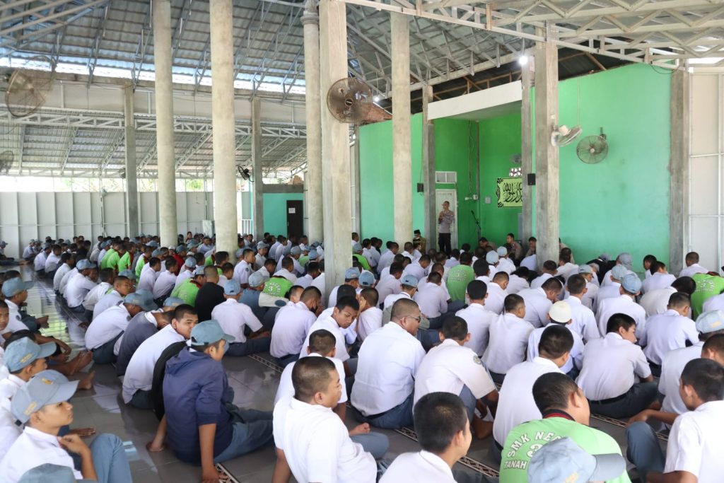 Ops Bina Waspada 2022, Sat Binmas Polres Paser Sambangi Pelajar SMK N 3 arahan binmas 1