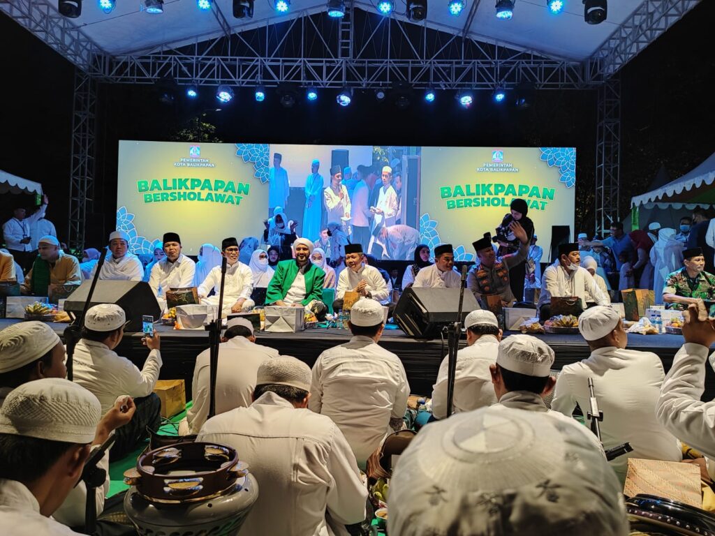 Wakapolda Kaltim Hadiri Balikpapan Bersholawat Ciptakan Toleransi Umat Beragama C7A09FC4 1519 4CFF BDAA 2DFD74130212