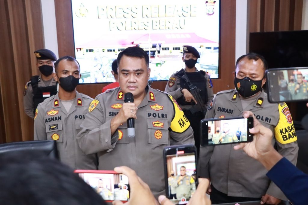 Polres Berau Gelar Press Release, Polsek Talisayan Berhasil Amankan Pelaku Pencabulan WhatsApp Image 2022 10 03 at 16.00.08