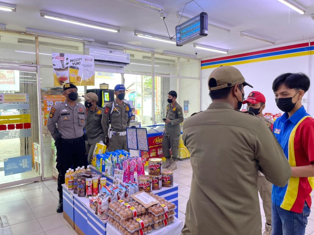 Personel Jajaran Polres Kukar Laksanakan Operasi Yustisi Penerapan Protokol Kesehatan WhatsApp Image 2022 10 12 at 09.14.12