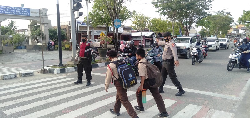 Strong Point Pagi Bentuk Pelayanan Polres Bontang Kepada Masyarakat WhatsApp Image 2022 10 15 at 09.19.32