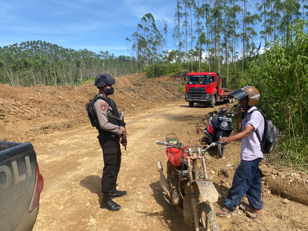 Antisipasi Gangguan Kamtibmas, Satgas Ops Nusantara Polda Kaltim Gelar Pengamanan di Sekitar Kawasan IKN WhatsApp Image 2022 10 16 at 18.37.37