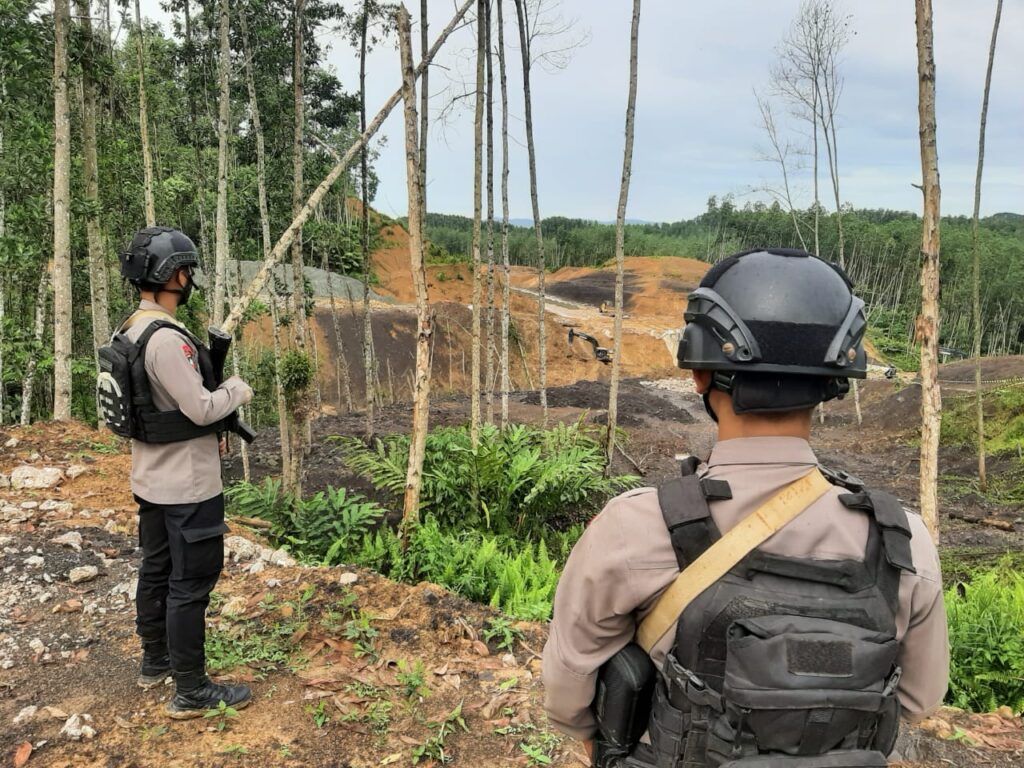 Tingkatkan Patroli di Area Kawasan IKN, Personil Satgas Ops Nusantara Polda Kaltim Pastikan Situasi Kondusif WhatsApp Image 2022 10 18 at 16.39.19