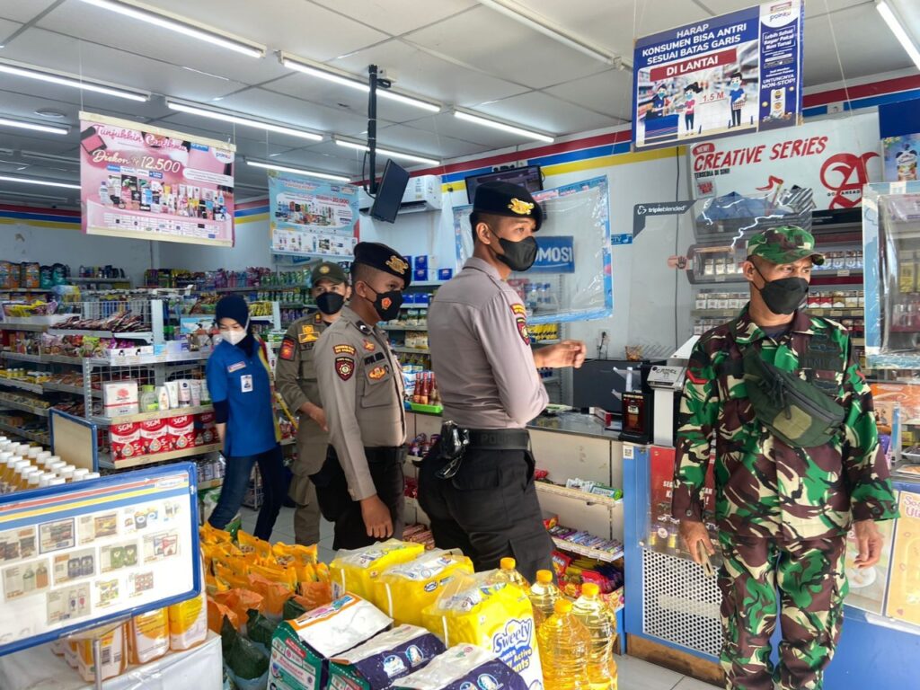 Personel Jajaran Polres Kukar Laksanakan Operasi Yustisi Penerapan Protokol Kesehatan WhatsApp Image 2022 10 20 at 08.41.48