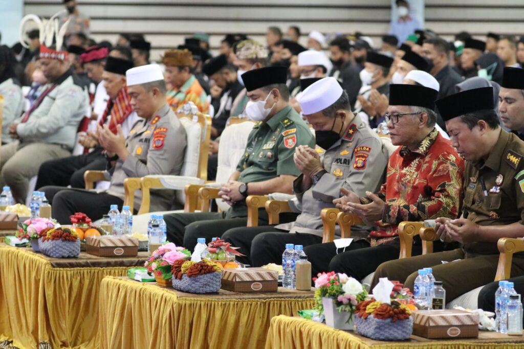 Polda Kaltim Gelar Tausiah Kebangsaan dan Doa Bersama Untuk Korban Tragedi Kanjuruhan WhatsApp Image 2022 10 20 at 16.13.44