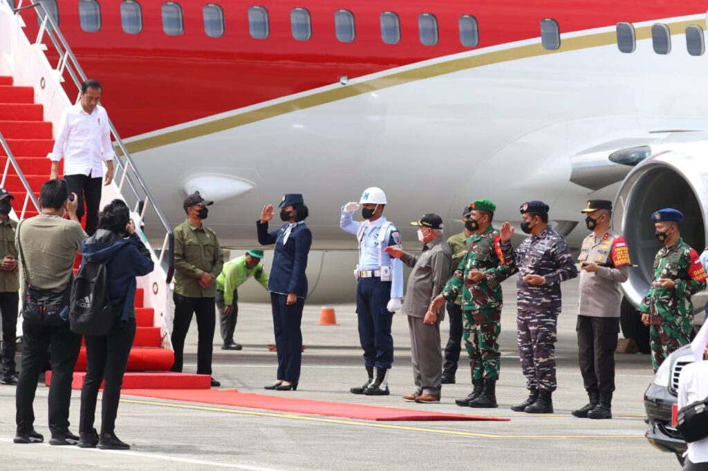 Kunjungi Ibu Kota Nusantara, Kapolda Kaltim Sambut Kedatangan Presiden RI WhatsApp Image 2022 10 25 at 10.51.56