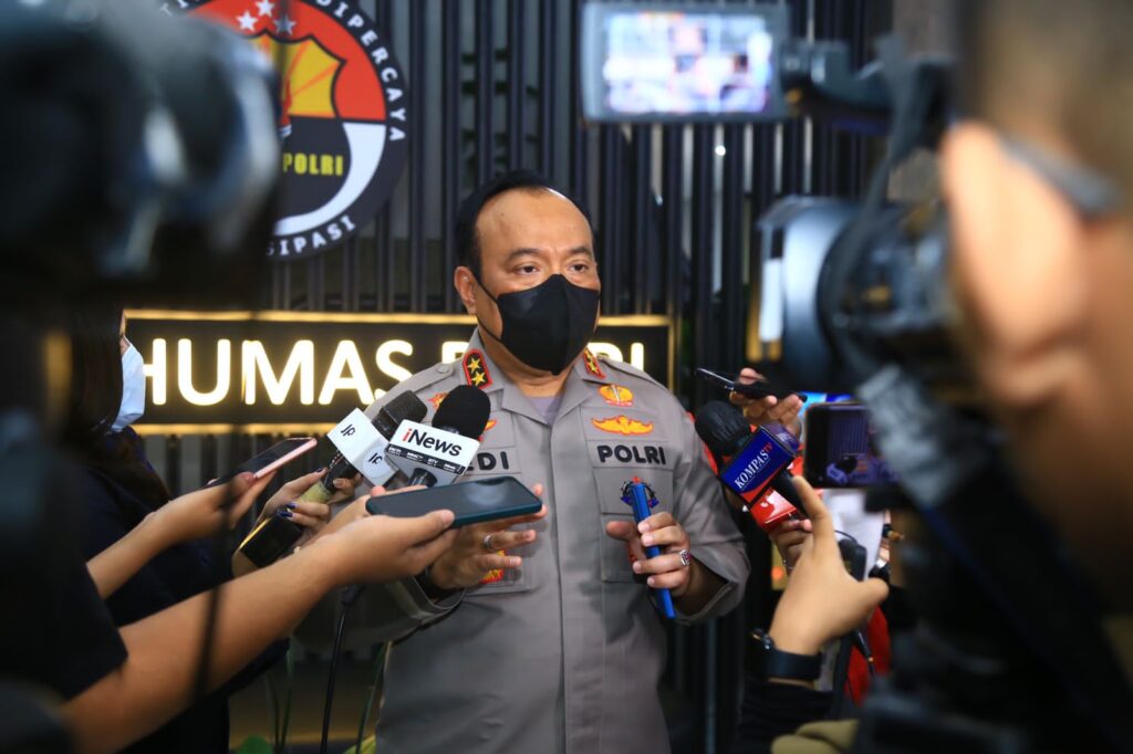 Bareskrim Polri Tahan 2 Tersangka Dugaan Korupsi Pemberian Kredit BPD Jateng WhatsApp Image 2022 10 26 at 15.34.15
