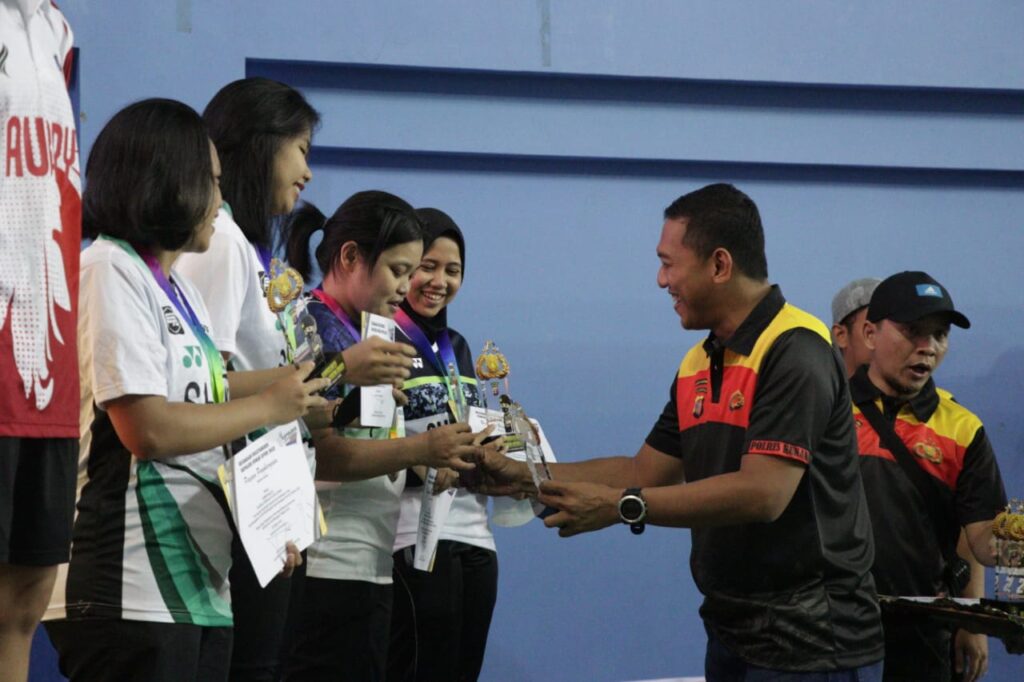 Tournament Badminton Kapolres Kutai Kartanegara Cup Open 2022 Resmi Berakhir WhatsApp Image 2022 10 31 at 08.38.58
