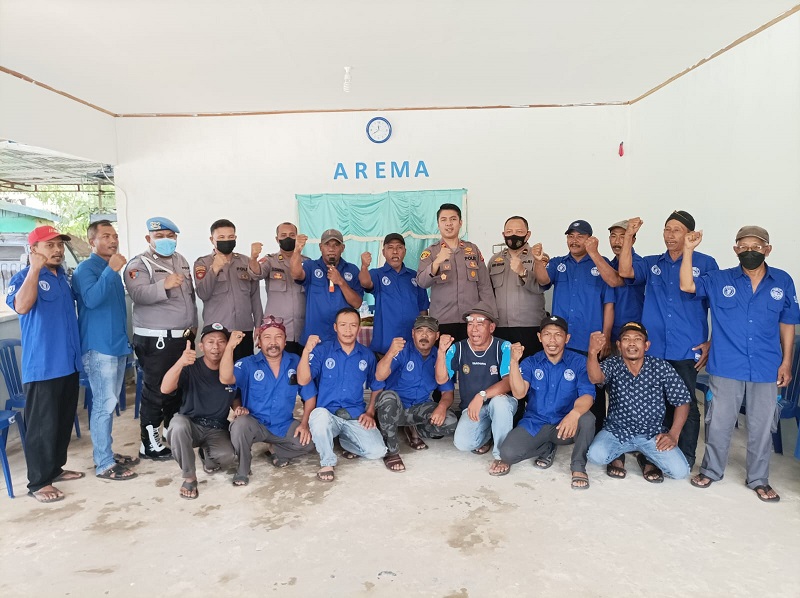 Polsek Muara Badak Gelar Forum Discusion Grup (FGD) Dengan Komunitas Suporter Dan Paguyuban Arema Korwil Muara Badak fgd