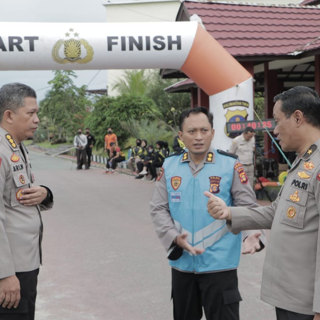 Tim Asistensi SSDM Mabes Polri Tinjau Pelaksanakan Uji Kesamaptaan Jasmani Seleksi Penerimaan Tamtama Polri Gel I TA. 2023 1 jas 3 2