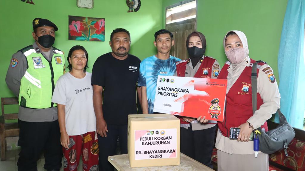 Biddokes Polda Jatim Gelar Self Healing Trauma Untuk Korban Kanjuruhan di Blitar-JawaTimur kanjuruhan