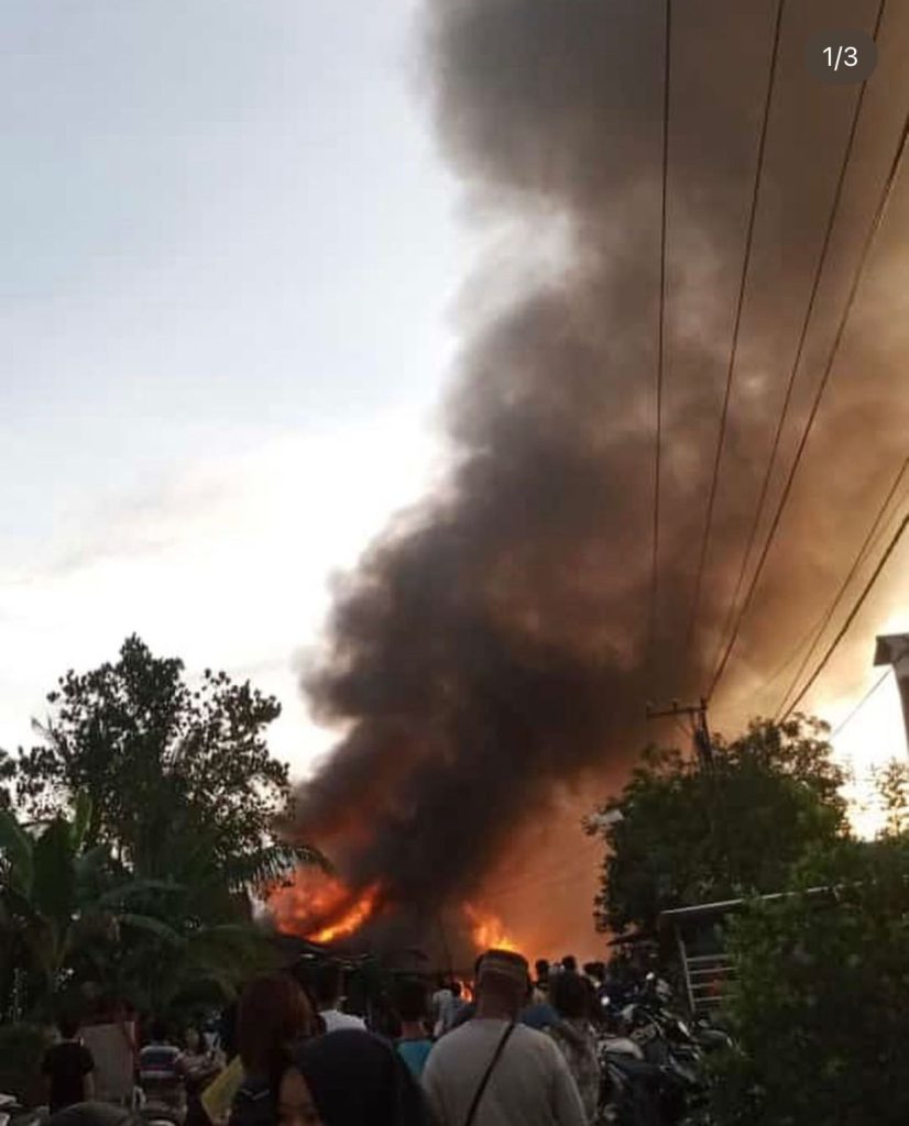 Dua Rumah dan Lima Bangsalan Ludes Dilalap Si Jago Merah di Kutai Kertanegara kebakaran 1
