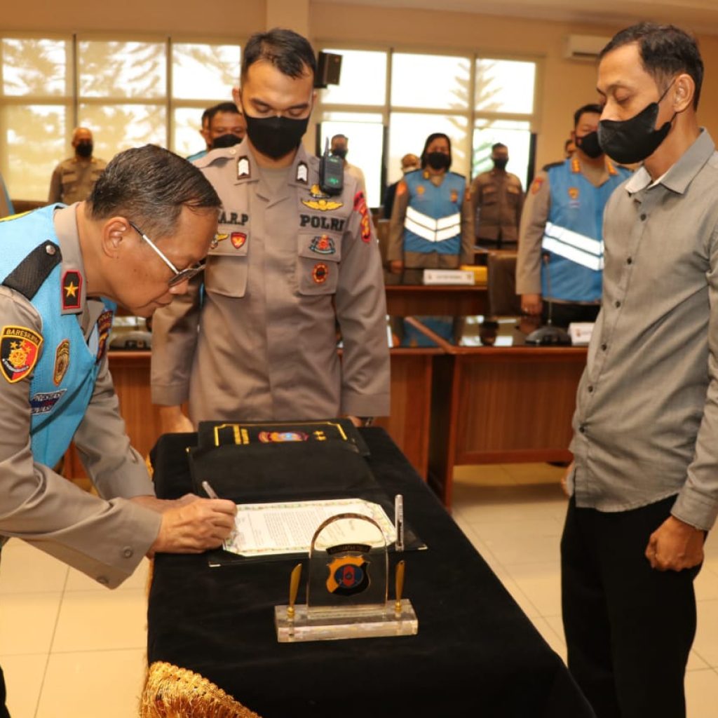 Pengambilan Sumpah dan Penandatanganan Pakta Integritas Bintara Proaktif Polri T.A 2023 1 pakta intagritas ta 2023 1