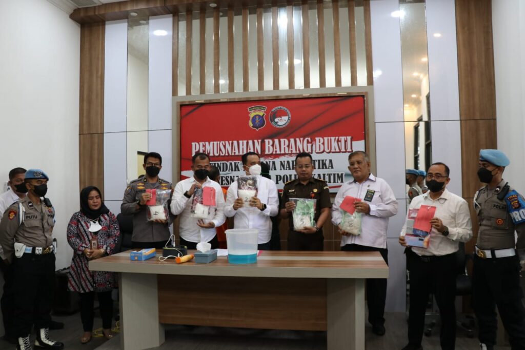 Berhasil Ungkap Kasus Narkoba, Polda Kaltim Musnahkan 5 Kg Sabu 30