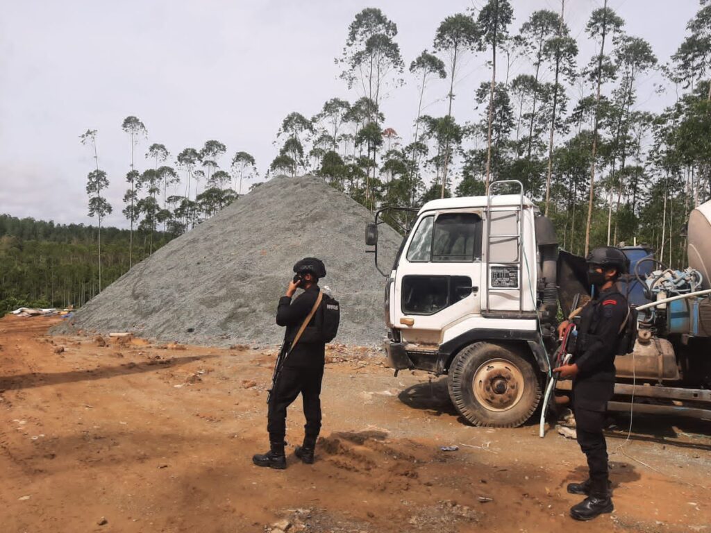 Tingkatkan Patroli di Area Kawasan IKN, Personil Satgas Ops Nusantara Polda Kaltim Pastikan Situasi Kondusif 4.