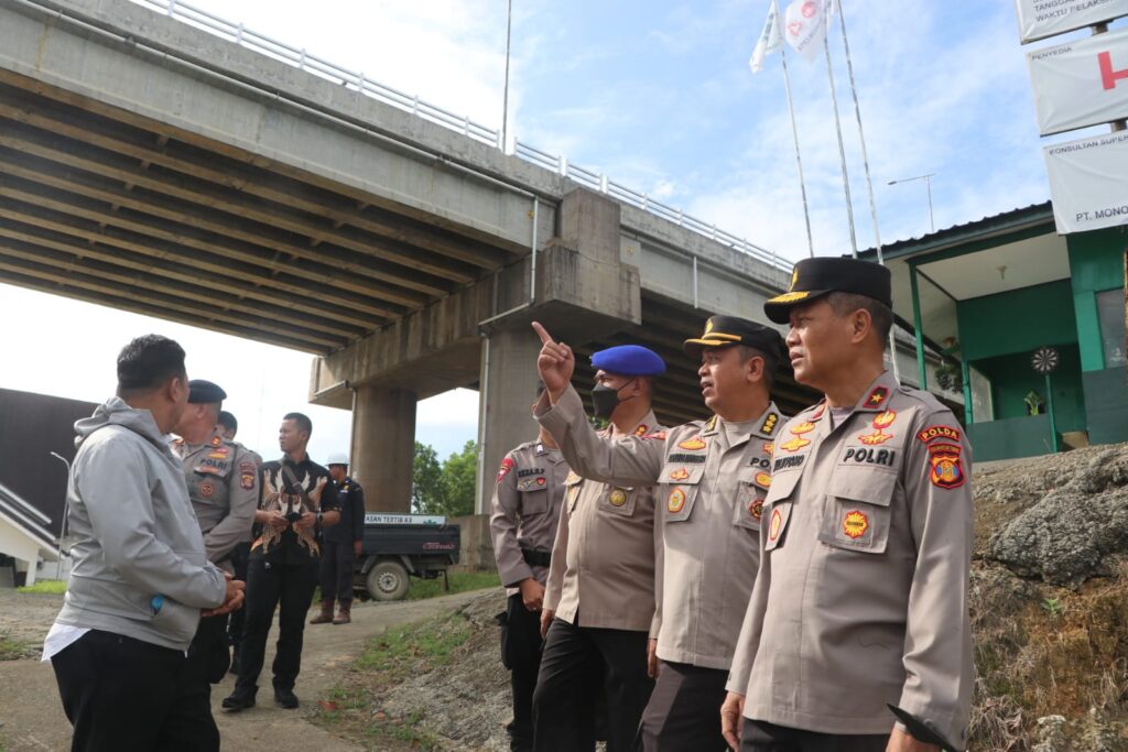 Pastikan Berjalan Lancar, Wakapolda Kaltim Tinjau Pengamanan dan Pembangunan IKN Nusantara WhatsApp Image 2022 11 04 at 13.18.10