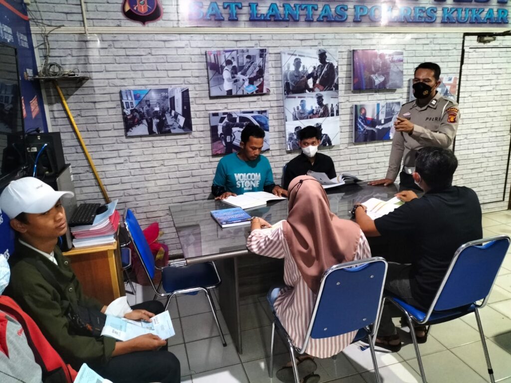 Buat SIM Lebih Mudah Dengan Bimbel Gratis dari Satlantas Polres Kutai Kartanegara WhatsApp Image 2022 11 09 at 06.56.47