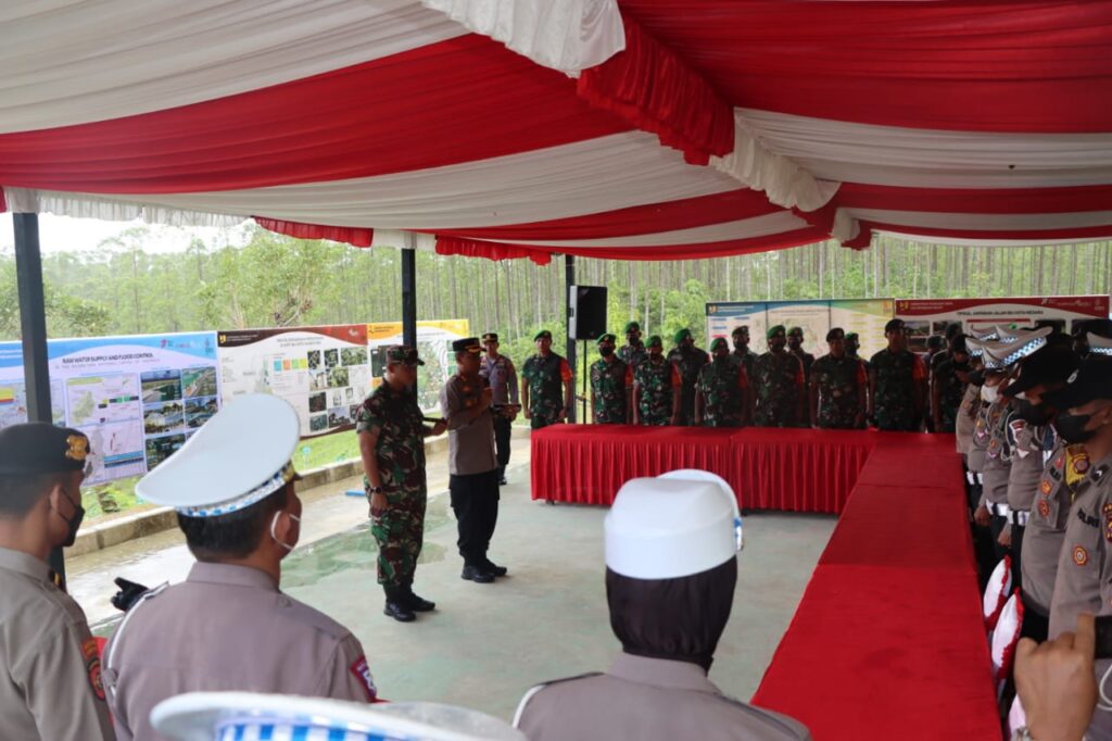 Ciptakan Situasi Kondusif, Satgas Ops Nusantara Regu B Polda Kaltim Kawal Kunjungan Rombongan Delegasi KTT G20 Di IKN Nusantara WhatsApp Image 2022 11 12 at 18.31.3