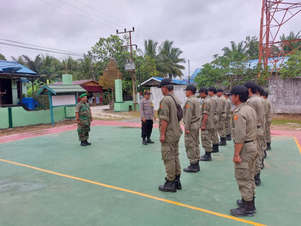 Tingkatkan Kemampuan Linmas Kec Kenohan, Bhabinkamtibmas dan Bhabinsa Bersinergi Latih PBB WhatsApp Image 2022 11 22 at 08.30.52