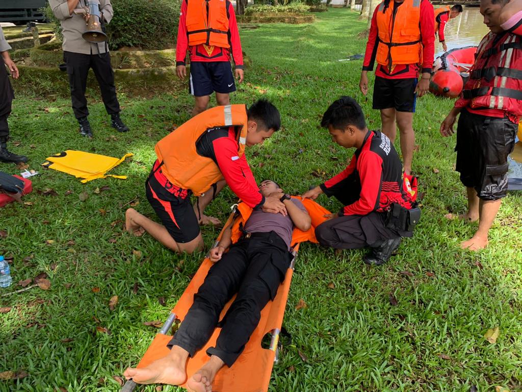Tingkatkan Kemampuan Personil Dalam Menanggulangi Bencana Alam, Anggota Samapta Kukar Lakukan Latihan Sar WhatsApp Image 2022 11 26 at 07.21.22