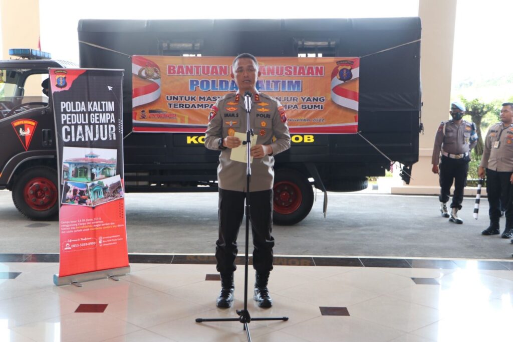 Peduli Korban Bencana Gempa di Cianjur, Kapolda Kaltim Lepas Penyerahan Bantuan Kemanusiaan cianjur