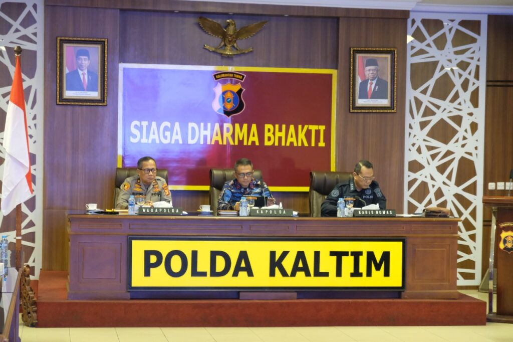 Tingkatkan Fungsi Kehumasan , Ini Arahan Kapolda Kaltim evaluasi 1