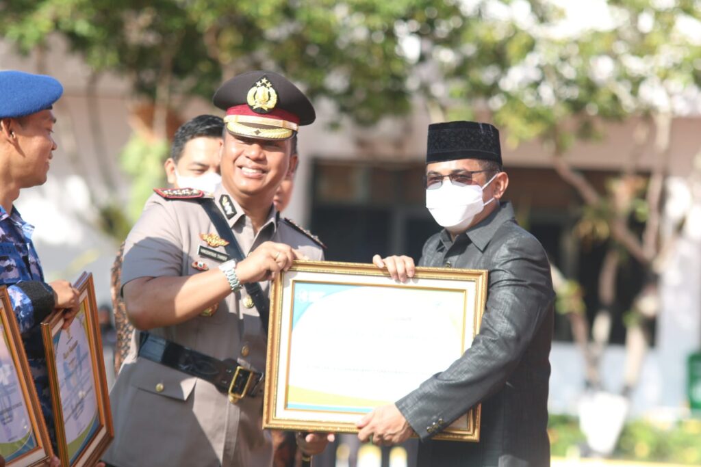 Terima Penghargaan di HKN, Kapolresta : Ini Saya Dedikasikan untuk Seluruh Personel Polresta Balikpapan thirdy